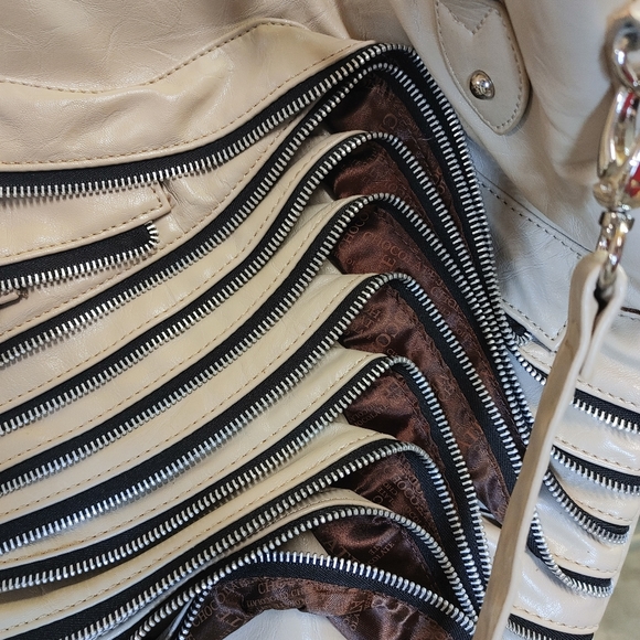 Chocolate Handbag - Picture 2 of 7